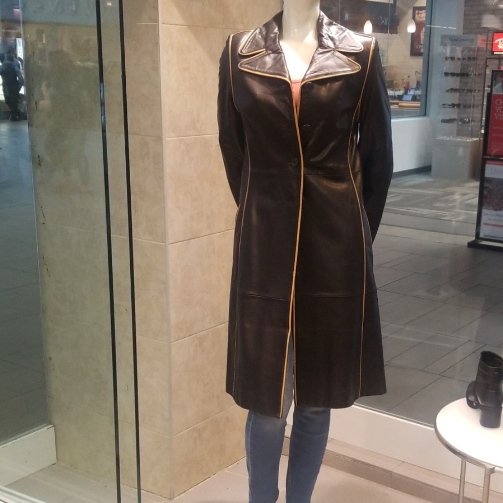 Ladies 7/8 length leather coat